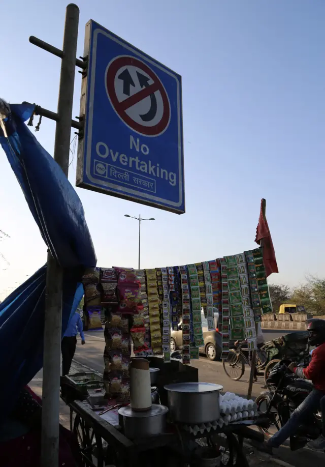 Una señal de tránsito