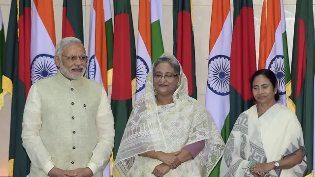 ঢাকায় দু'দেশের আলোচনার এক পর্যায়ে যোগ দেন পশ্চিমবঙ্গে মুখ্যমন্ত্রী মমতা ব্যানার্জী