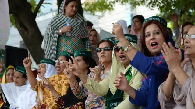 نواز شریف کی حامی خواتین