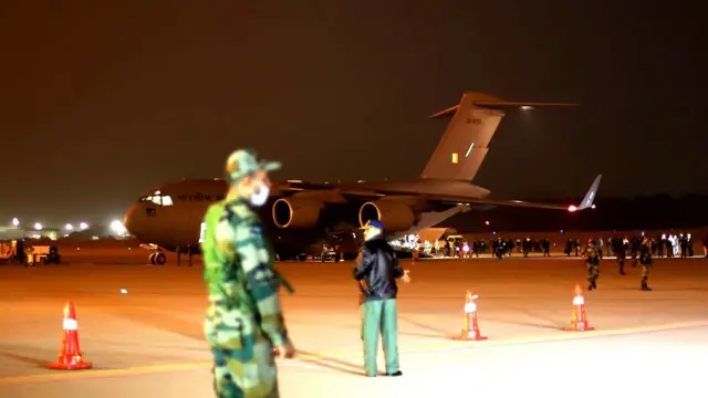 ઇન્ડિયન ઍરફૉર્સ, ઍર ઇન્ડિયા તથા અન્ય ખાનગી ઍરલાઇન્સના વિમાનોમાં ભારતીયોની યુક્રેનથી વતનવાપસી થઈ