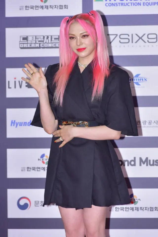 المغنية أليكسا