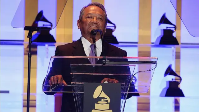 Armando Manzanero en la ceremonia de los Grammy en 2014.