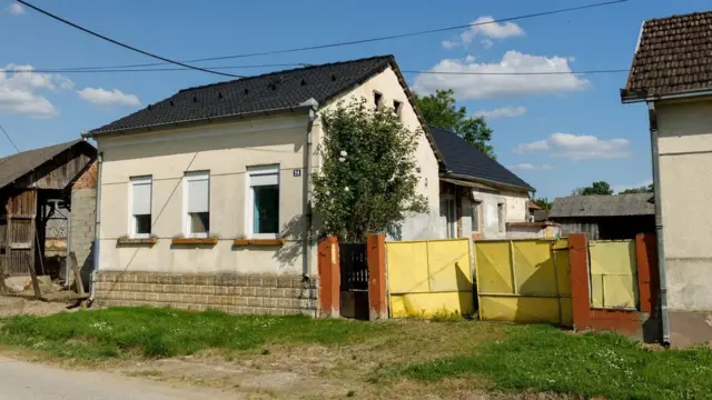 Uma das casas à venda por menosapostar no brasilUS$ 1 na Croácia.