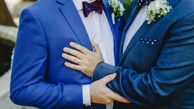 ஒரு பாலின திருமணம்