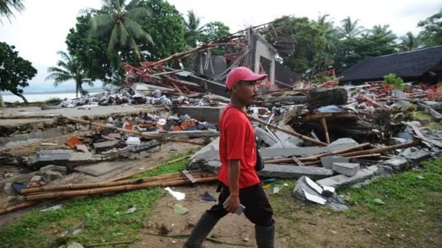 புதிய சுனாமி தாக்கக்கூடும் : அச்சத்தில் இந்தோனீசிய தீவுகள்