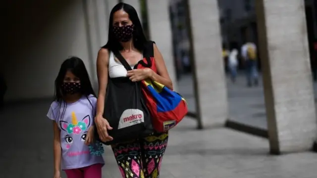 Venezuela ha reportado menos casos que sus vecinos Colombia y Brasil