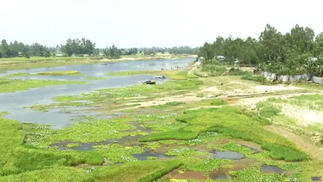 बांग्लादेश की सूखी हुई नदी