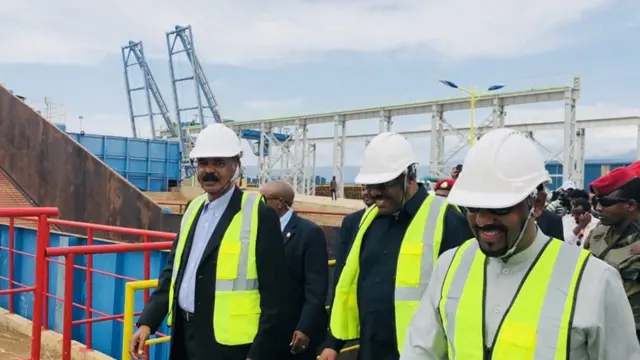 ፕረዚደንት ኢሳያስ ኣፈወርቂ ምስ ቀዳማይ ሚንስትር ኣብዪ ኣብ ምረቓ ፋብሪካ ሽኮር ኦሞ ኩራዝ 3