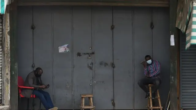 ጭር ያለችው ኢስሊ