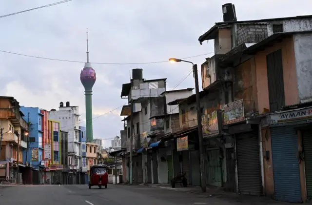 බස්නාහිර පවුල් 11,914ක් නිරෝධායනයට