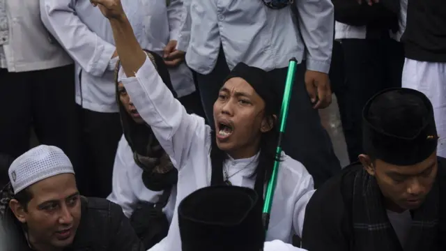 Waxay hogaamiyayaasha Muslimiinta go'aan ku gaareen in caasimadda uu qof Muslim ah ka taliyo