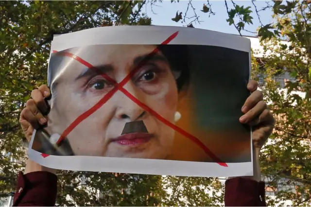 Protesta contra Aung San Suu Kyi en Teherán, Irán, el 10 de septiembre de 2017.