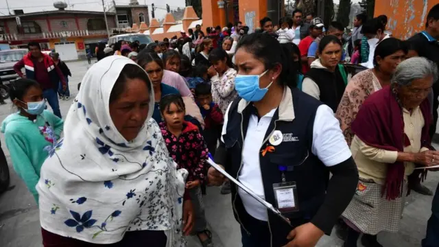 Vecinos de Santiago Xalitzintla.