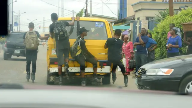 Le Nigeria a aussi l'avantage d'être un pays très jeune avec plus de 40 % de la population âgée de moins de 14 ans.