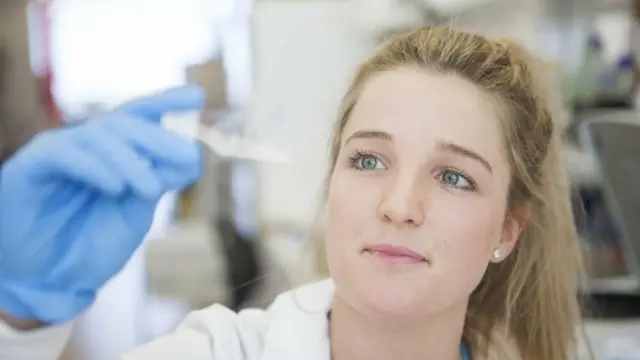 الدكتورة سيارا