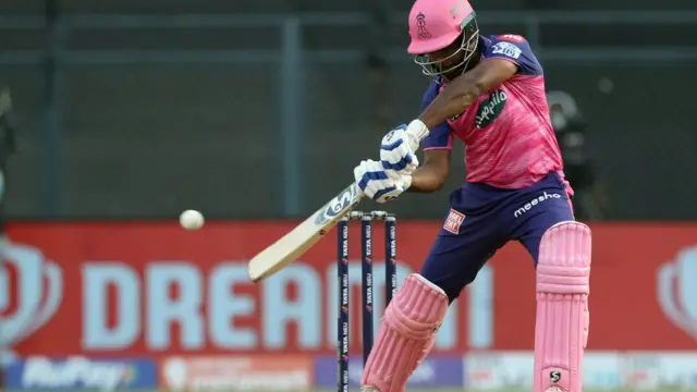 संजू सैमसन ने 30 रन बनाए