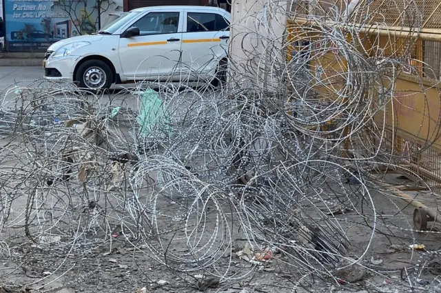 कंटीले तार