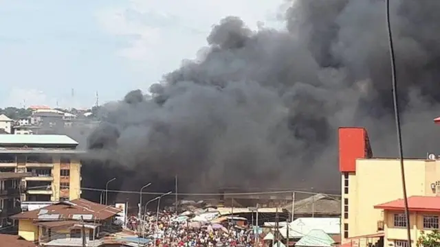 Ọkụ gbara ọdọ ahia n'ụlo ndi mmadụ ọkụ