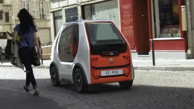 کانسپت خودران رنو برای سرویس مدرسه یا بردن سالمندان برای خرید طراحی شده است