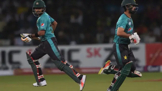 بابر، احمد شہزاد