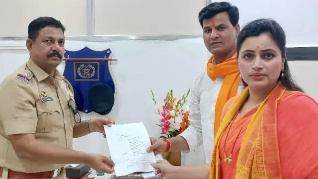 नवनीत आणि रवी राणा यांना अटक