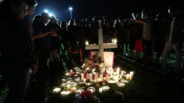 Друзья собрались почтить память погибших