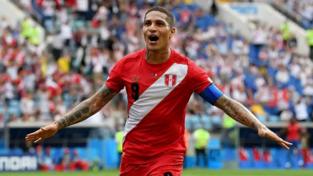 Paolo Guerrero celebra su gol