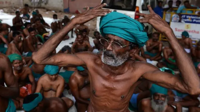 விவசாயிகள் நடத்தி வரும் போராட்டங்கள்