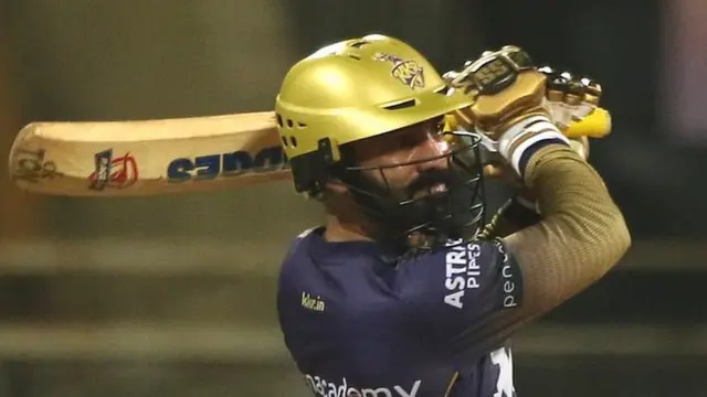 दिनेश कार्तिक