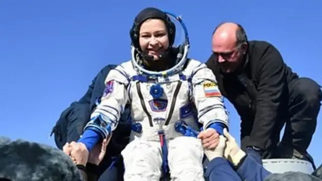 Klim Shipenko na muigizaji Yulia Peresild walipokuwa wakirejea duniani kutoka anga za mbali