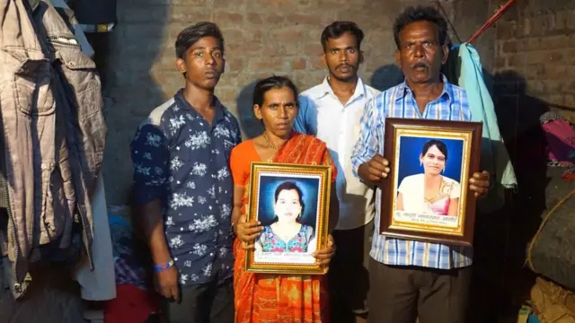 புகைப்படத்தோடு குடும்பம்