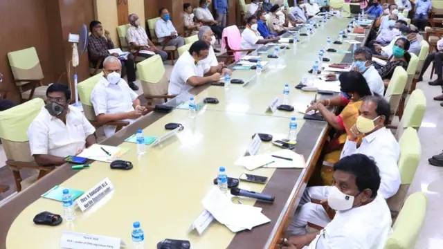 கொரோனா தடுப்பு நடவடிக்கை தொடர்பாக நடைபெற்ற ஆலோசனைக்கூட்டம்