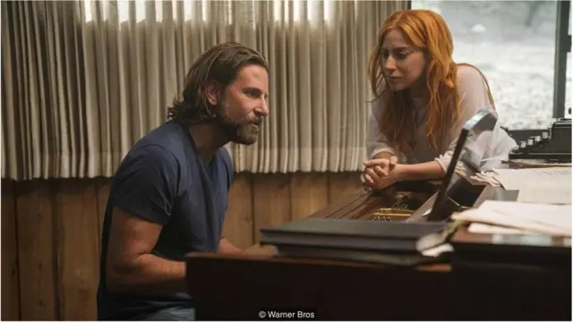 'A Star Is Born' disutradarai sekaligus dibintangi aktor Bradley Cooper bersama bintang pop Lady Gaga.