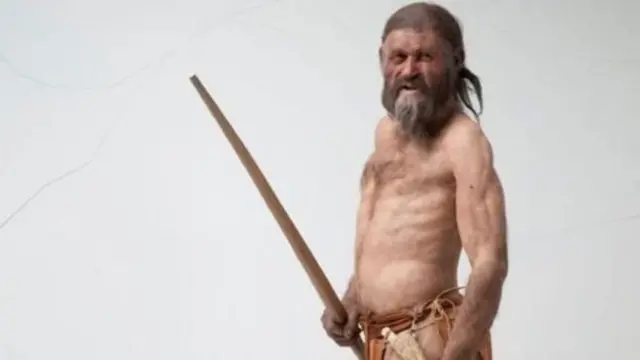 டச்சுக் கலைஞர்கள் அல்ஃபோன்ஸ் மற்றும் அட்ரி கென்னிஸ் ஓட்ஸியை போன்ற உருவத்தை உருவாக்கினார்கள்