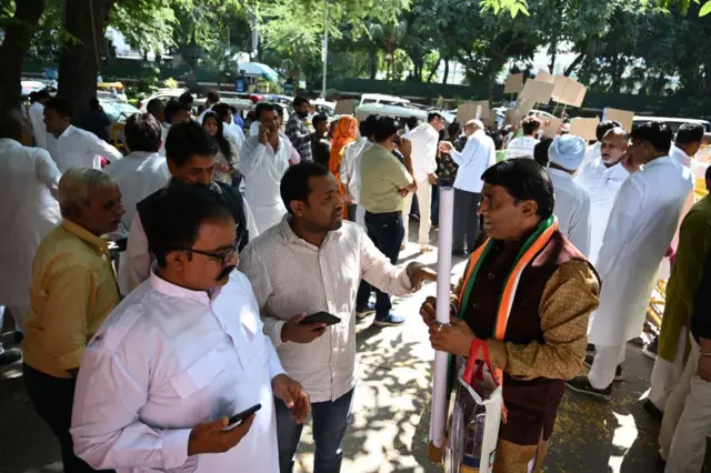 சட்டீஸ்கர் தேர்தல்: வலுவாக இருக்கும் காங்கிரஸை வீழ்த்த பா.ஜ.க. வகுத்துள்ள வியூகம் என்ன?