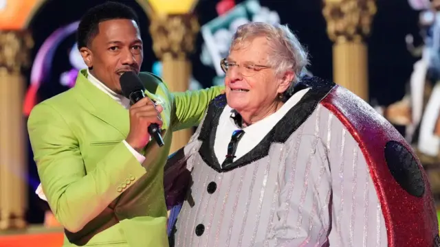 Jerry Springer on di Masked Singer