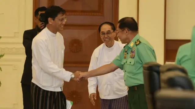  ဒုတိယ သမ္မတ ဦးဟင်နရီ ဗန်ထီးယူ ကာလုံအစည်းအဝေး ပထမဆုံးအကြိမ် တက်ရောက်