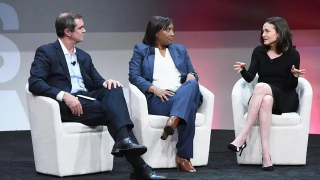 فوائد عدم ارتداء ملابس رسمية في مكان العمل