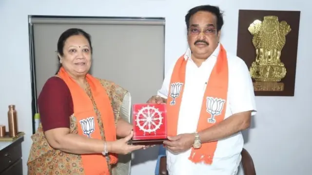 ભાજપના પ્રદેશ પ્રમુખ સી.આર. પાટીલ સાથે દર્શના જરદોશ
