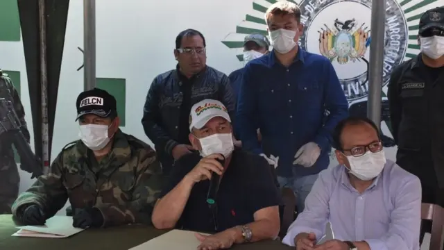 Ministros y policias