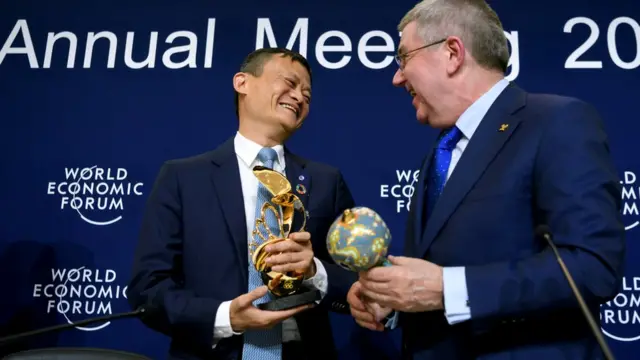 Основатель "Алибабы" Джек Ма и Томас Бах