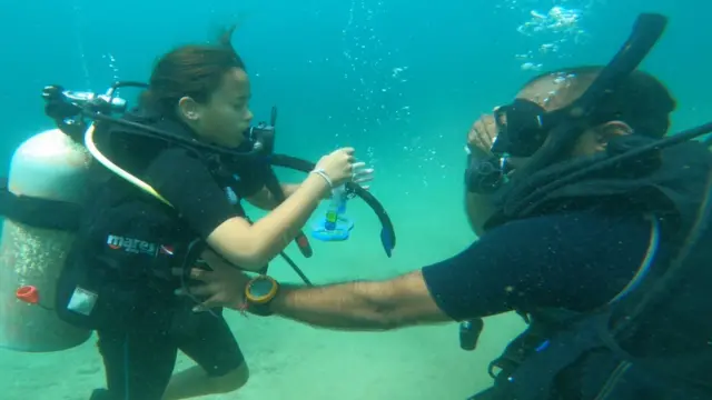 ''කොරෝනා නිවාඩු කාලේ මට මුහුද පතුල තුළ සැගවුණු අලුත් ලෝකයක් දකින්න ලැබුණා.''