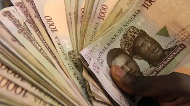 Adeegyadaha la xiriira waxaa haatan intooda badan laisku marsiiyaa Online-ka