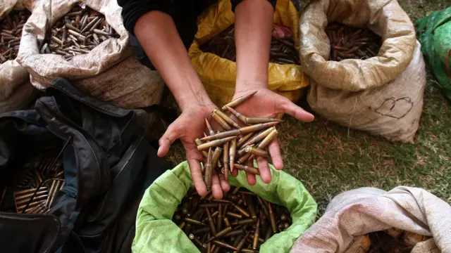 گولیوں کی بوریاں