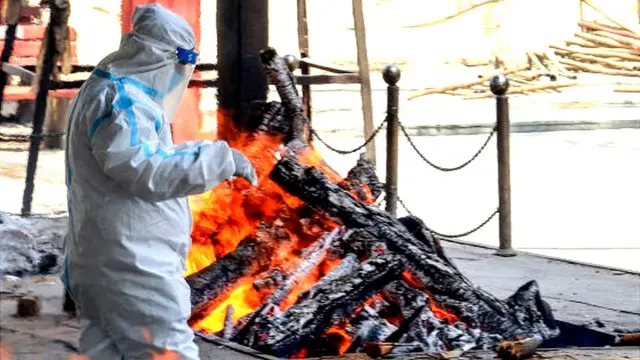 ગુજરાતનાં શ્મશાનગૃહો અને હૉસ્પિટલોમાં વેઇટિંગ