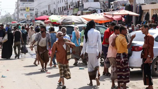 مارة في السوق اليمني