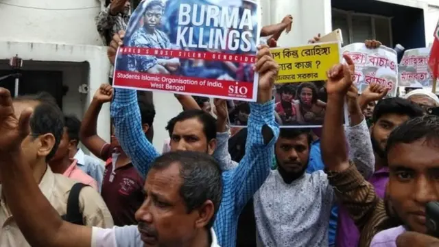 রোহিঙ্গা নির্যাতন বন্ধের দাবিতে কলকাতায় মুসলিম ও মানবাধিকার সংগঠনগুলোর বিক্ষোভ