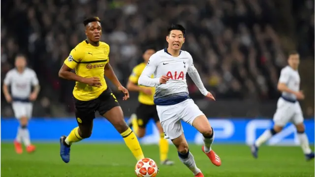 Awọn agbabọọlu Borussia Dortmund ati Tottenhamlori papa