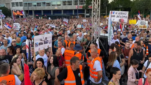 Demonstranti na skupu protiv litijuma u Beogradu