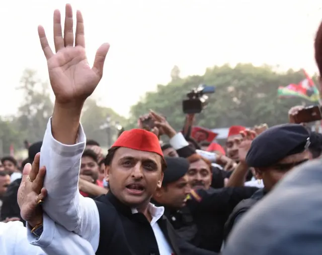 अखिलेश यादव